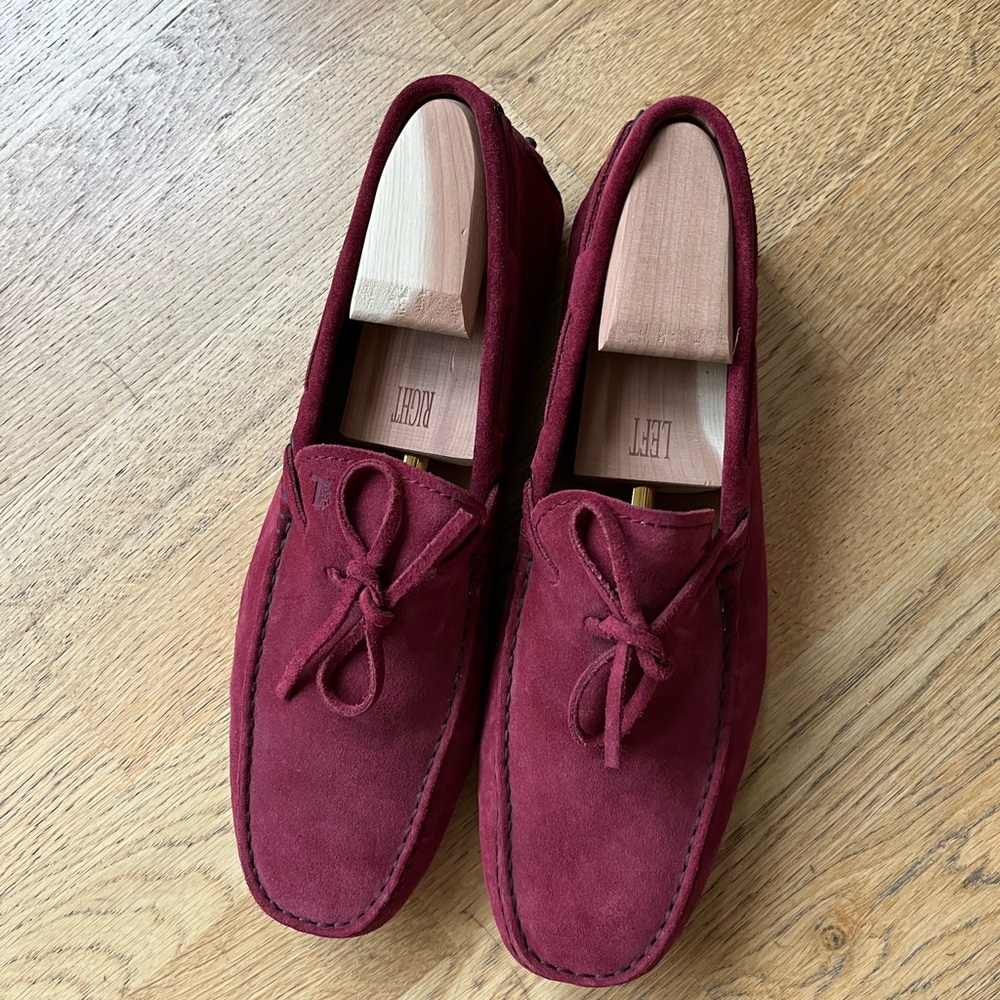 TOD’S Gommino Suede Loafer, Men’s in Burgundy